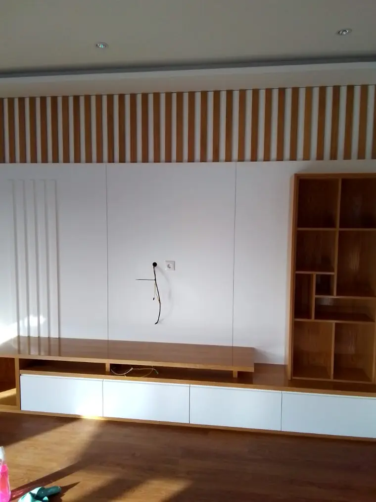 Sala com painel de TV por medida